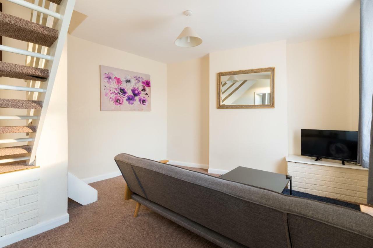 לימינגטון ספא Well Presented 2 Bedroom House - Sleeps Four מראה חיצוני תמונה