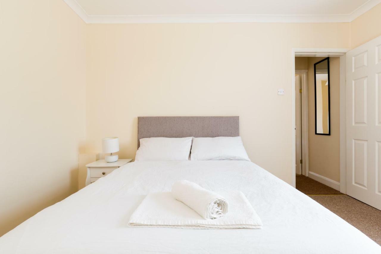 לימינגטון ספא Well Presented 2 Bedroom House - Sleeps Four מראה חיצוני תמונה