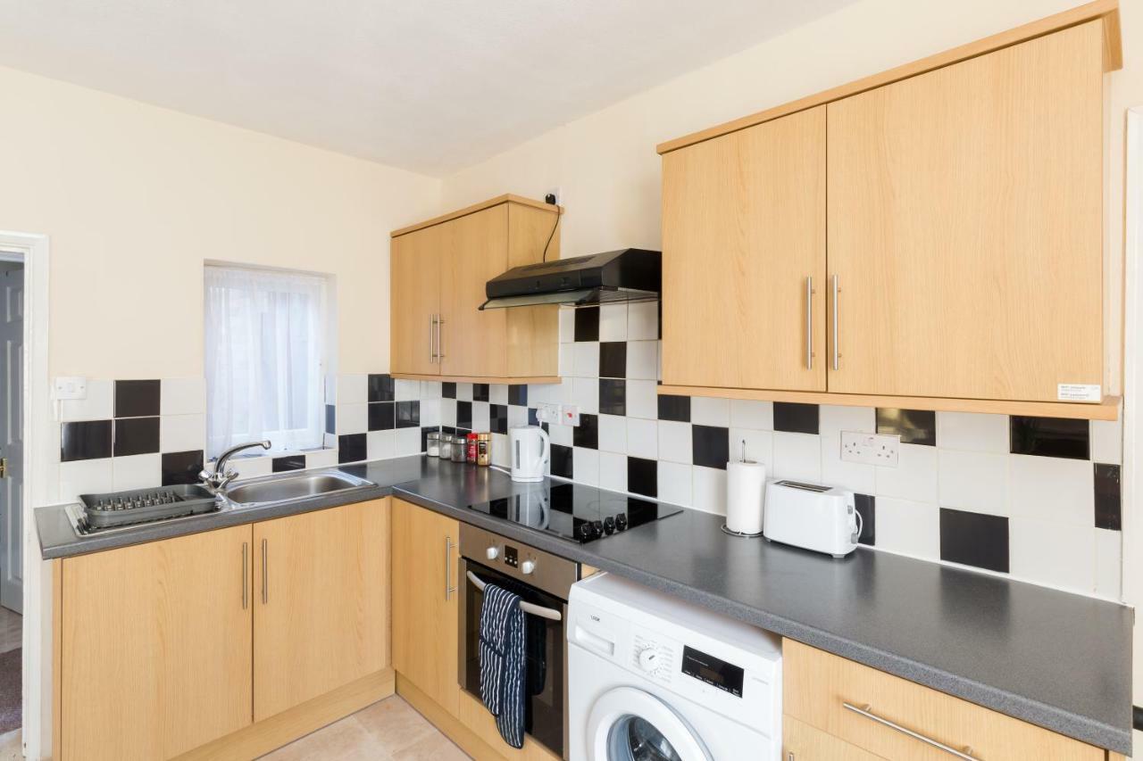 לימינגטון ספא Well Presented 2 Bedroom House - Sleeps Four מראה חיצוני תמונה